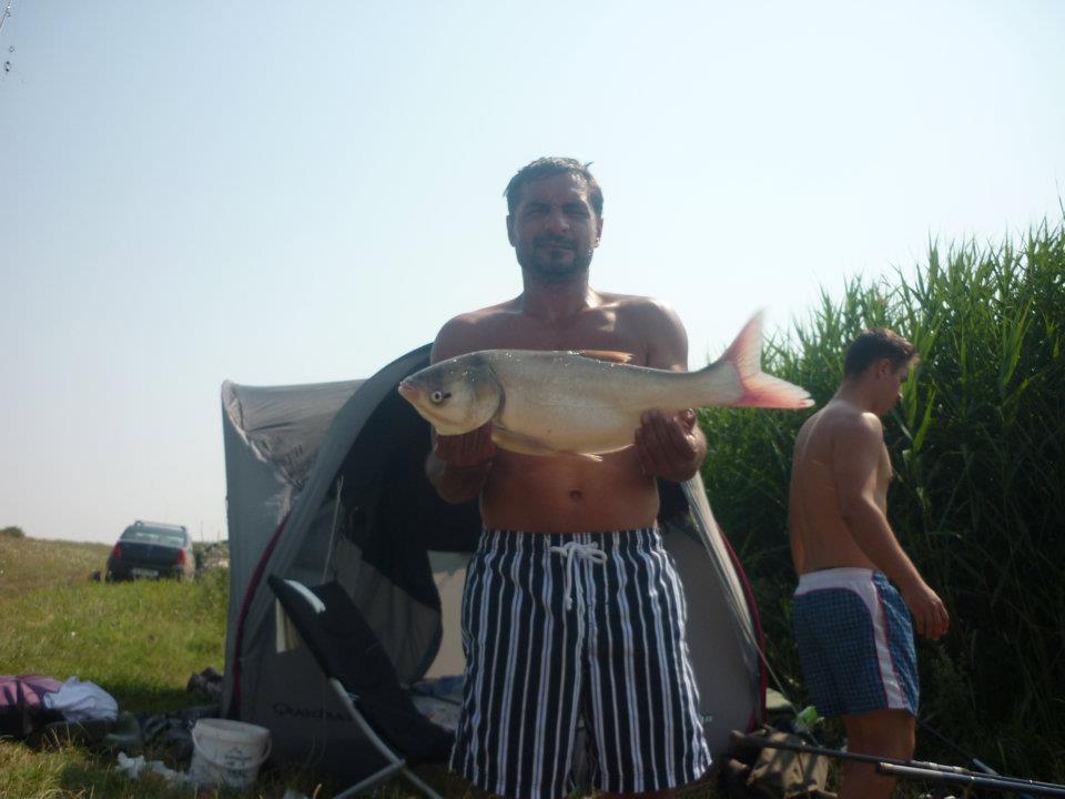 pescuit - 165990_405354566168287_1161137423_n.jpg